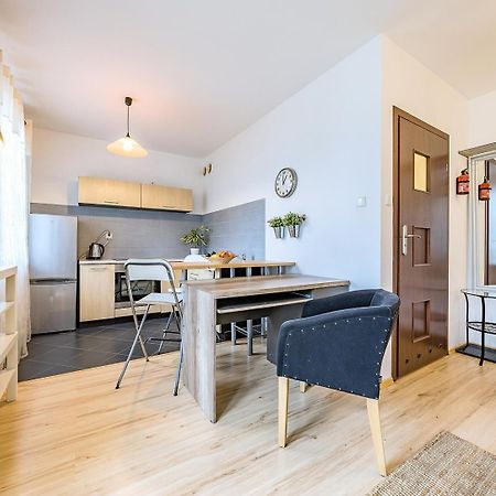 Apartament Z Balkonem I Bezplatnym Parkingiem Гданськ Екстер'єр фото