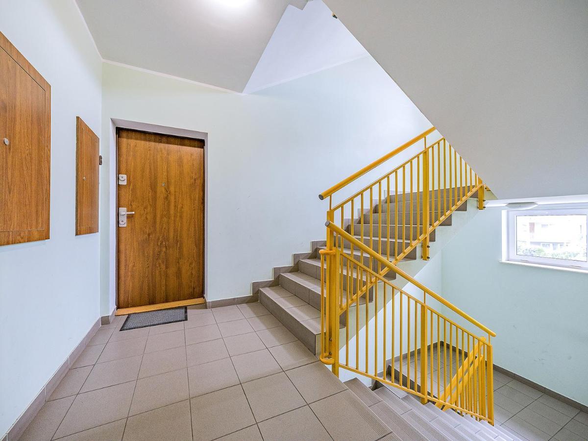 Apartament Z Balkonem I Bezplatnym Parkingiem Гданськ Екстер'єр фото